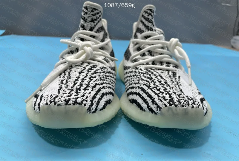 YEEZY BLIND BOX 3