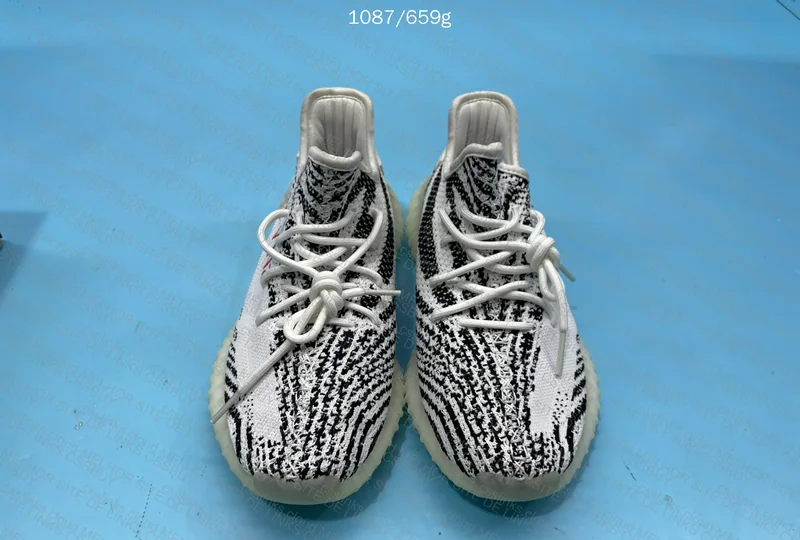 YEEZY BLIND BOX 4