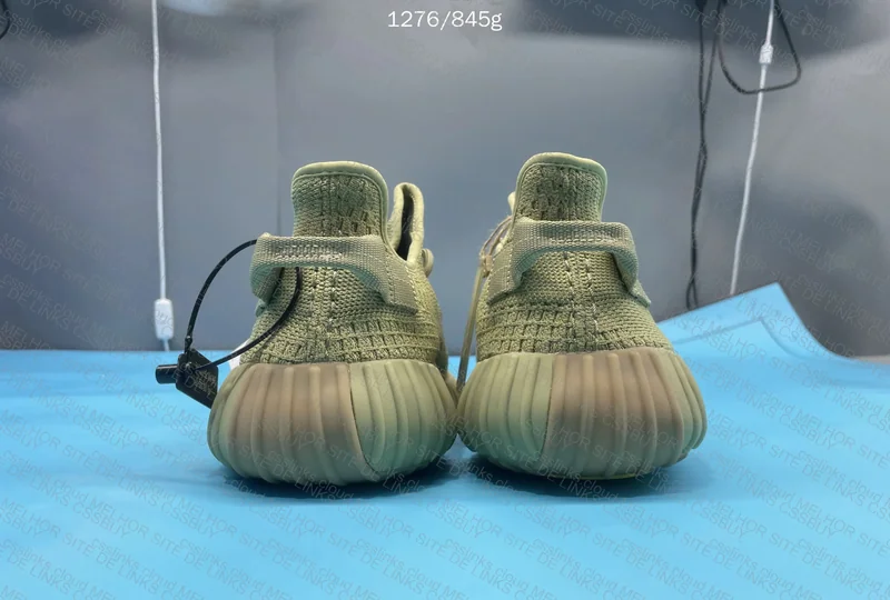 Yeezy blind box 4