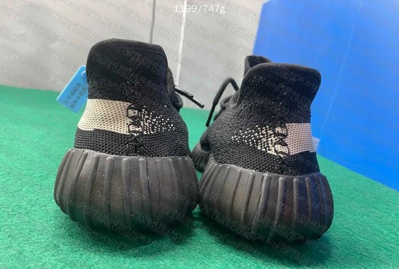 Yeezy Blind Oreo 350v2 10