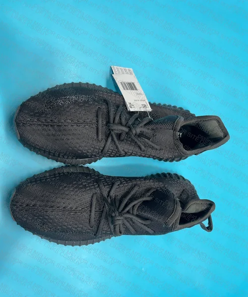 yeezy blindbox 2