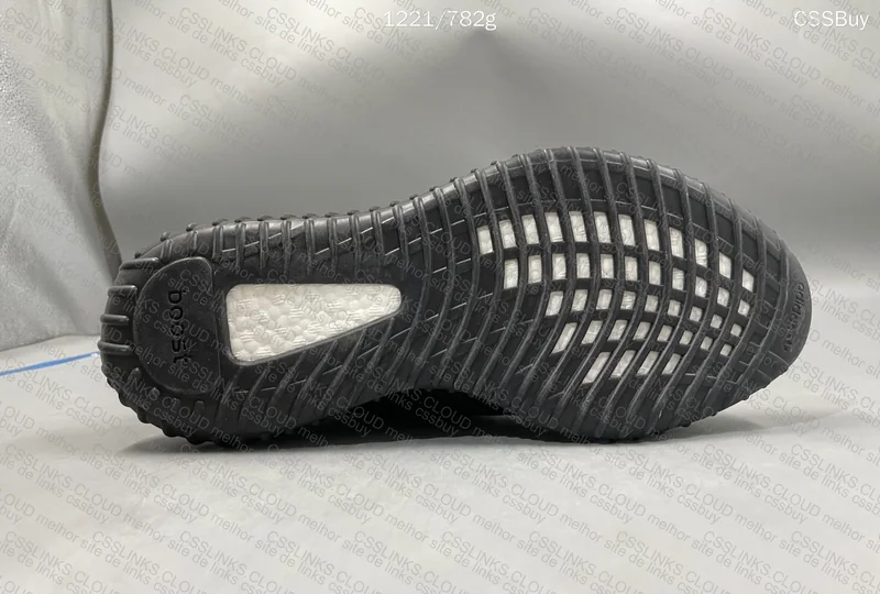 Yeezy Boost 350 Black - Is it GL? 4