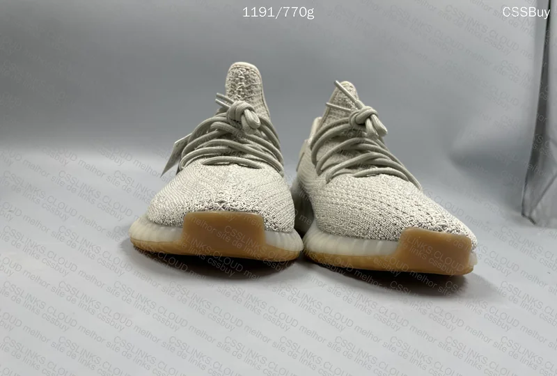 Yeezy Boost 350 V2 4