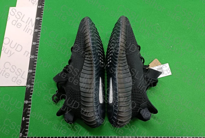 Yeezy Boost 350 V2 3