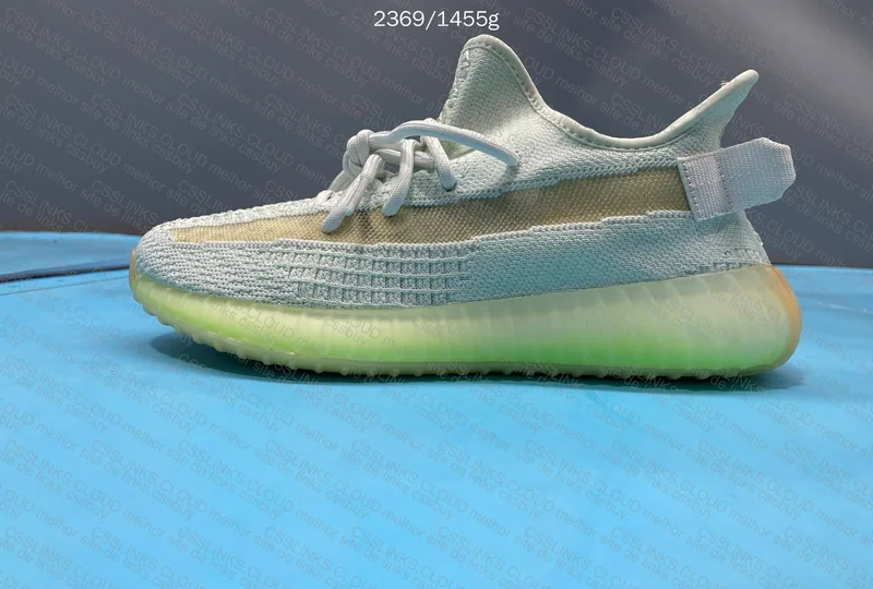 Yeezy Boost 350 v2 4