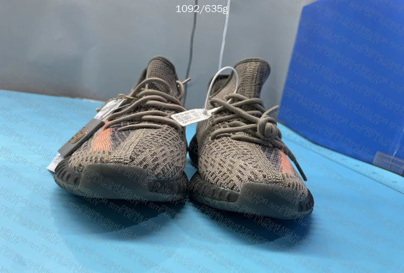 YEEZY BOOST 350 V2 2