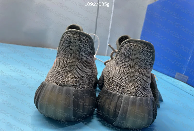 YEEZY BOOST 350 V2 3