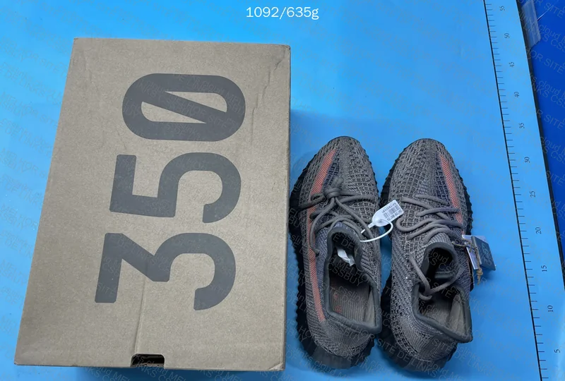 YEEZY BOOST 350 V2 6
