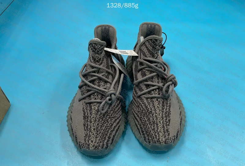 Yeezy Boost 350 V2 - Beluga 2.0 4