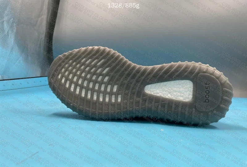 Yeezy Boost 350 V2 - Beluga 2.0 8