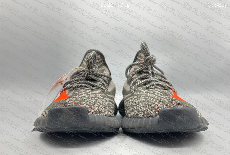 Yeezy Boost 350 V2 "Carbon Beluga" 2