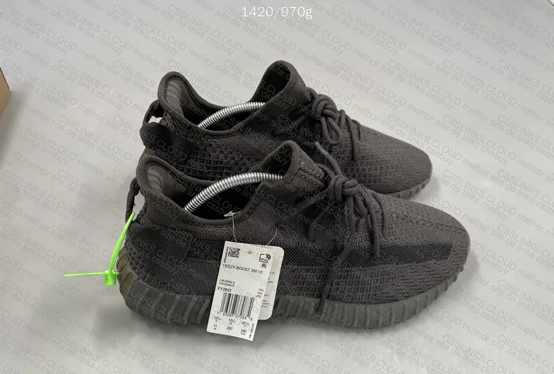 Yeezy Boost 350 v2 Cinder
