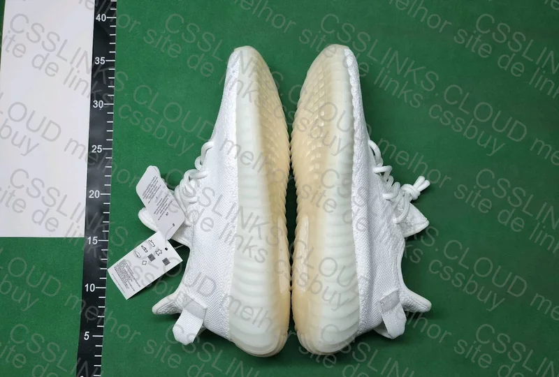 Yeezy Boost 350 V2 'Cream White / Triple White' 4