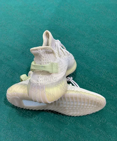 Yeezy Boost 350 V2 Hyperspace