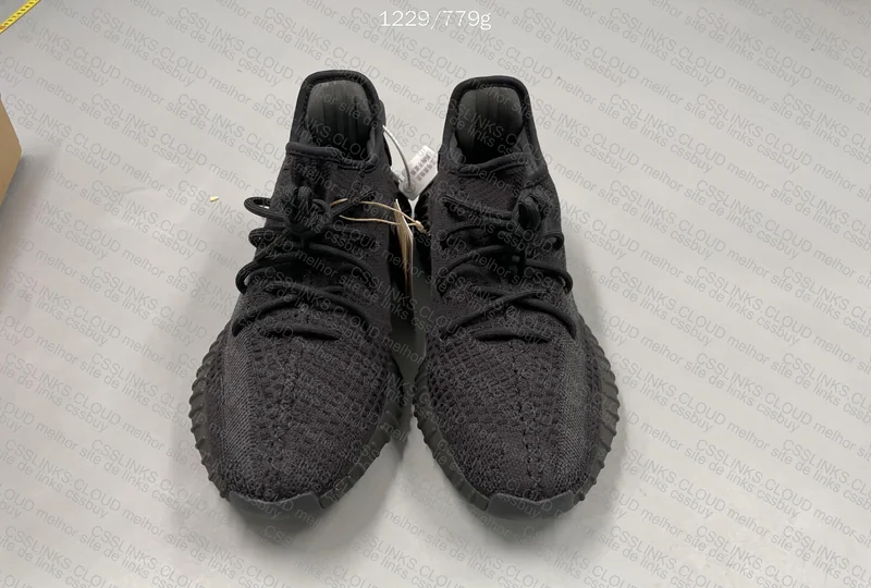 Yeezy Boost 350 V2 Onyx 4
