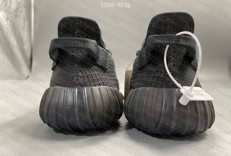 Yeezy Boost 350 V2 Onyx 4