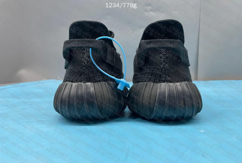 Yeezy Boost 350 V2 Onyx 3