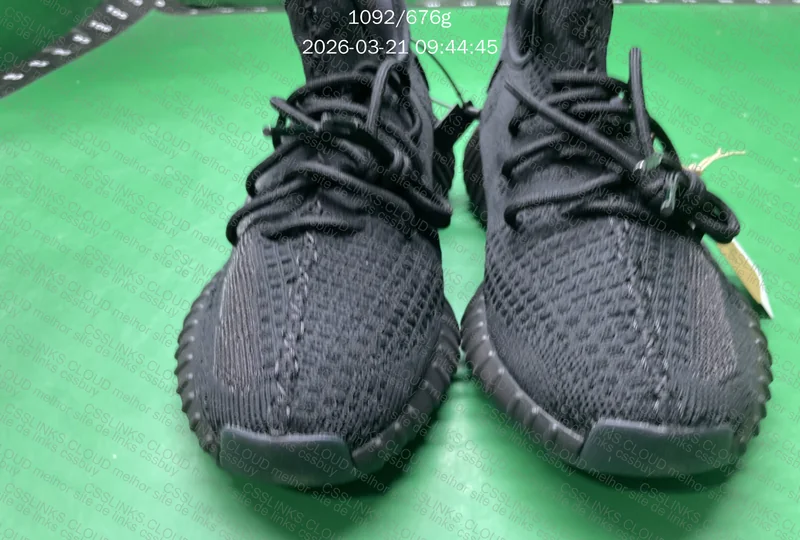 YEEZY BOOST 350 V2 ''ONYX'' 3