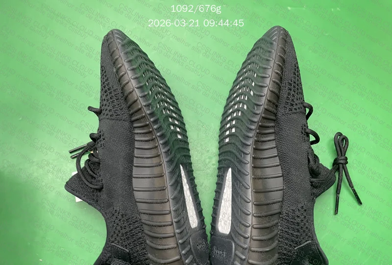 YEEZY BOOST 350 V2 ''ONYX'' 5