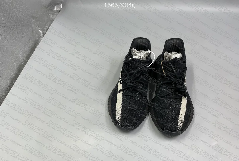 Yeezy Boost 350 V2 OREO