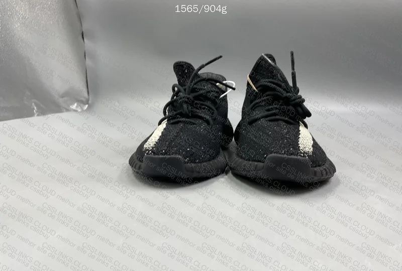 Yeezy Boost 350 V2 OREO 2