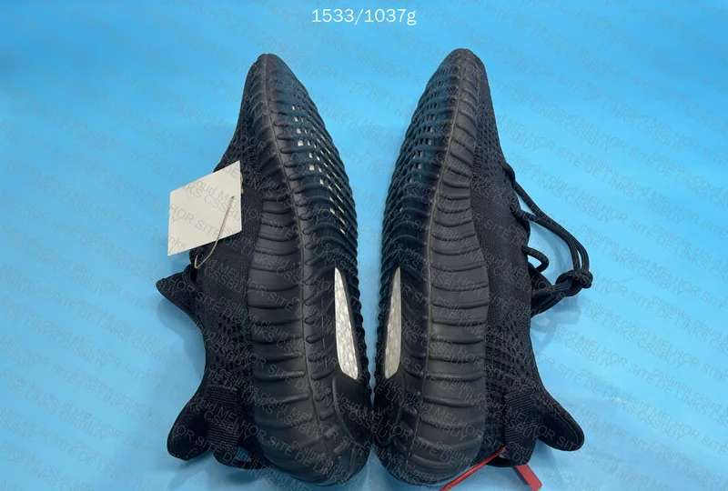 Yeezy boost 350v2 Black 2