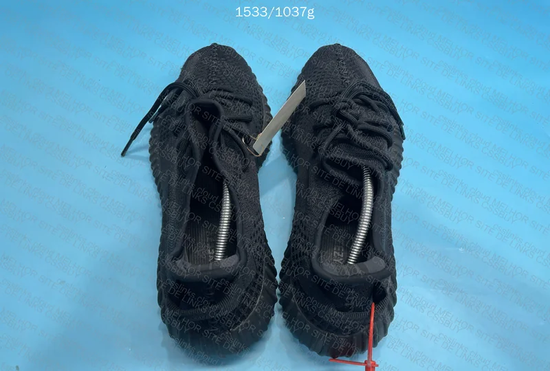 Yeezy boost 350v2 Black 3
