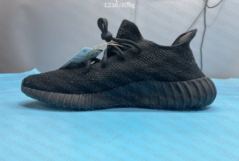 yeezy boost 350v2 oreo 3