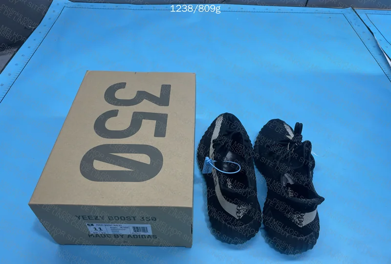 yeezy boost 350v2 oreo 6