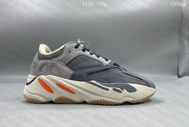YEEZY Boost 700 MAGNET