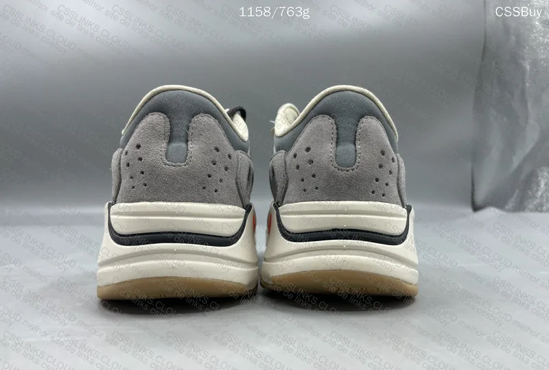 YEEZY Boost 700 MAGNET 6