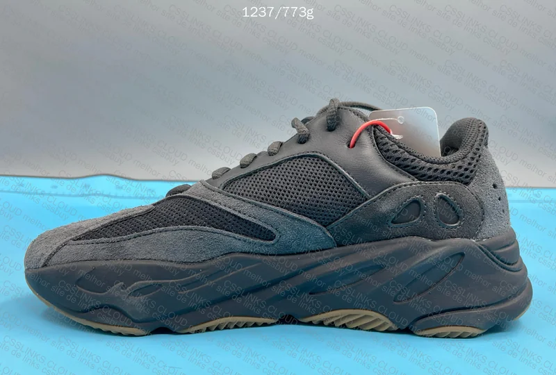 Yeezy Boost 700 V1 Utility Black - GL? 4