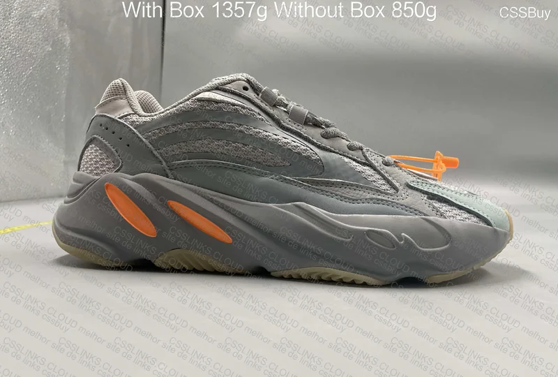 Yeezy boost 700 v2 Inertia