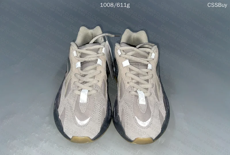 Yeezy Boost 700 V2 Tephra 8