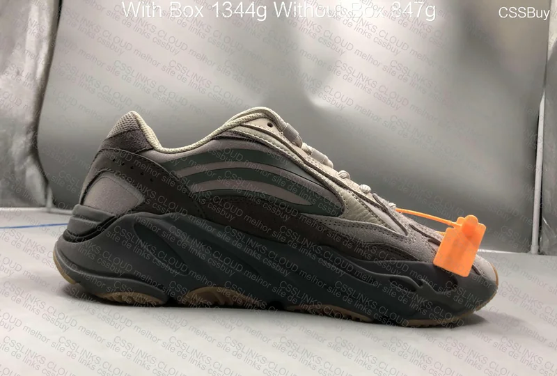 YEEZY BOOST 700 V2 TEPHRA 99Y