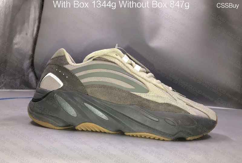 YEEZY BOOST 700 V2 TEPHRA 99Y 2