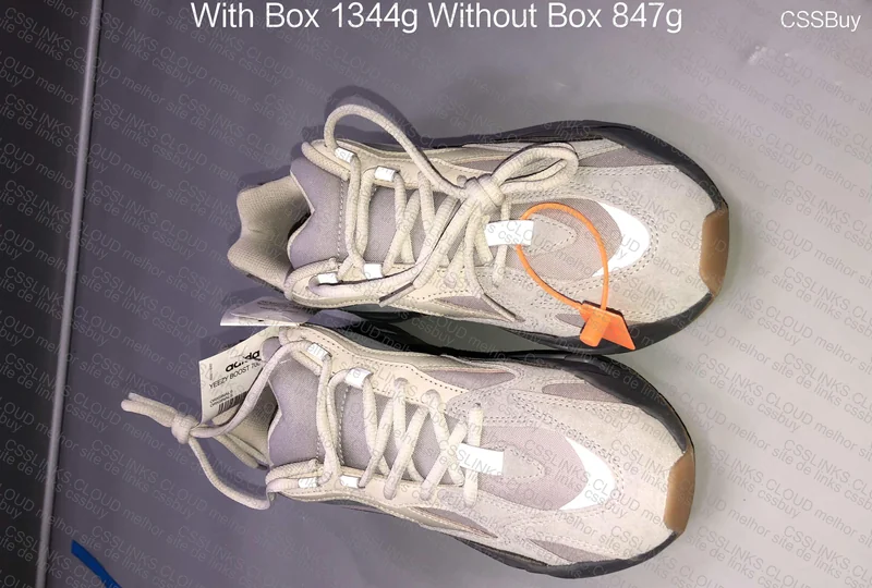 YEEZY BOOST 700 V2 TEPHRA 99Y 4
