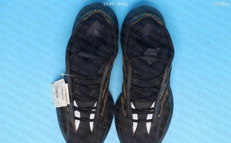 YEEZY BOOST 700V3“Eremiel” 2