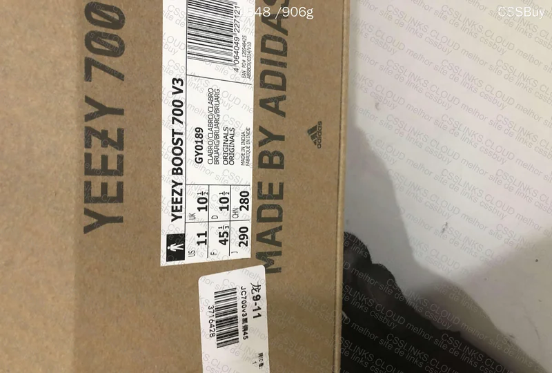 YEEZY BOOST 700V3“Eremiel” 8