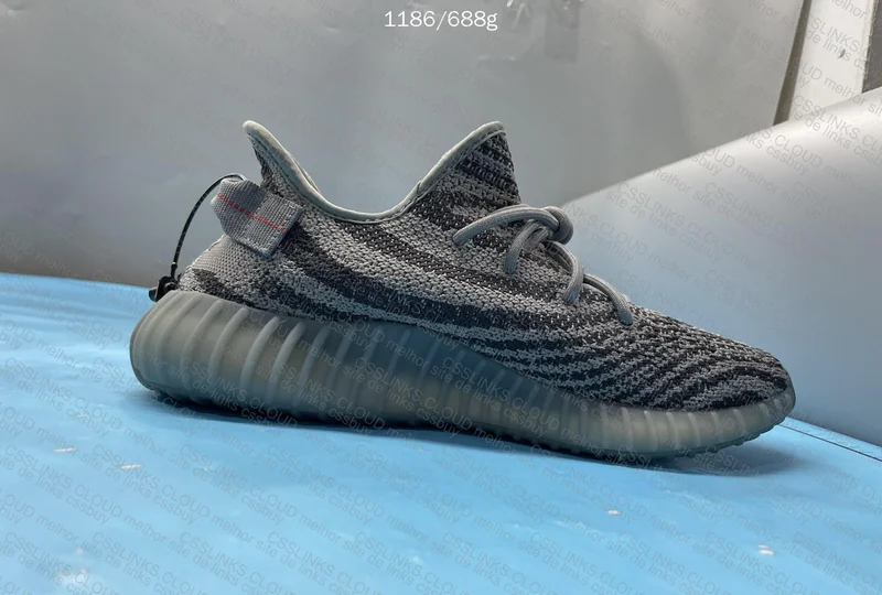 Yeezy Boost V2 350 Beluga 4