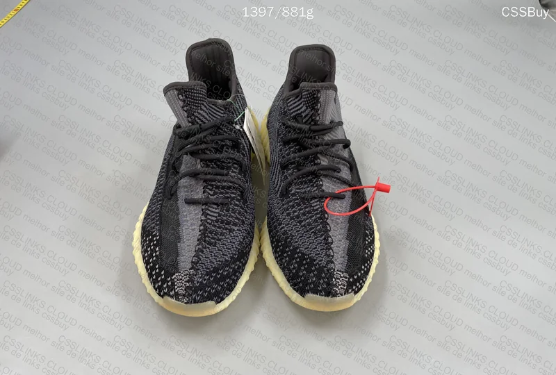 yeezy Carbon 79Y 3