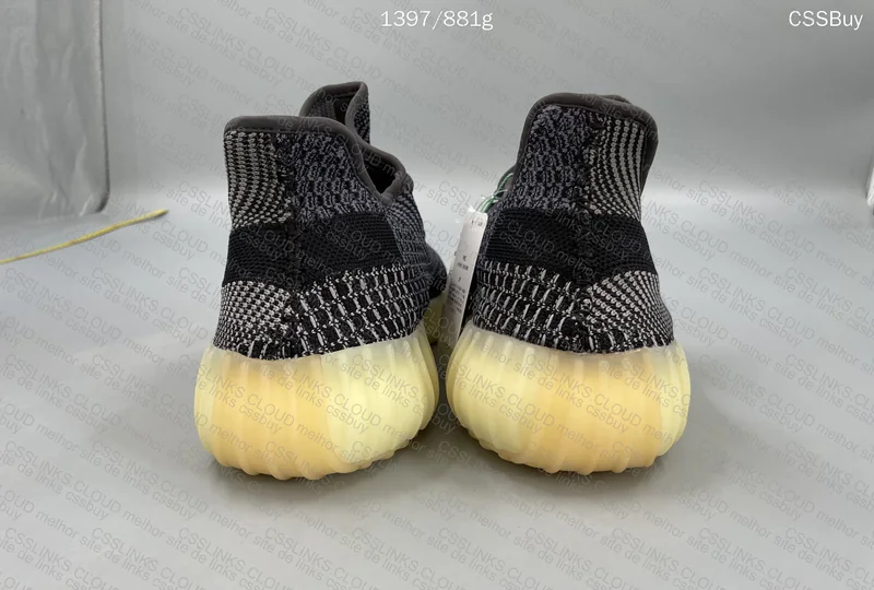 yeezy Carbon 79Y 4