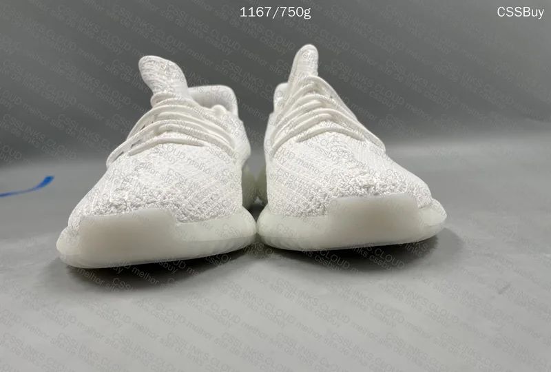 YEEZY CREAM WHITE 3