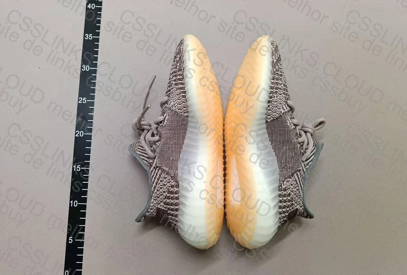 Yeezy ¥29.90 LW B (Maybe?) 3
