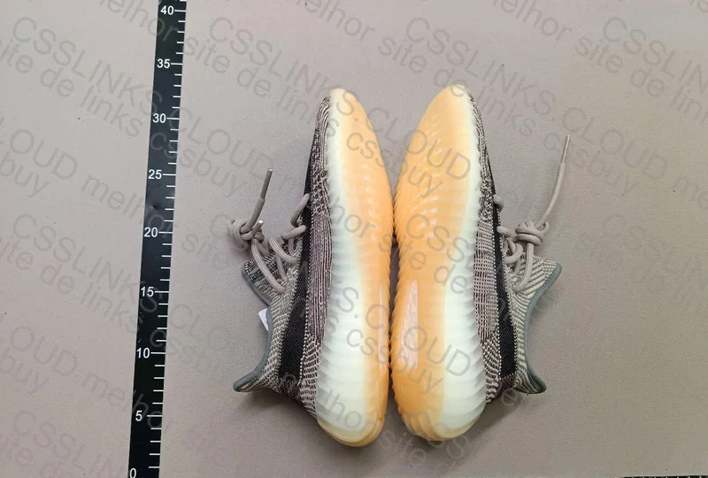 Yeezy ¥29.90 LW B (Maybe?) 4