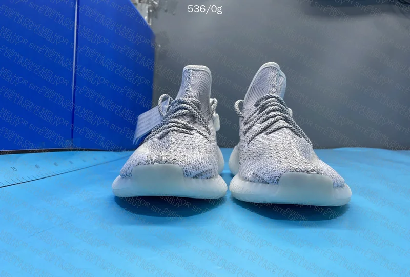 yeezy estranho 2