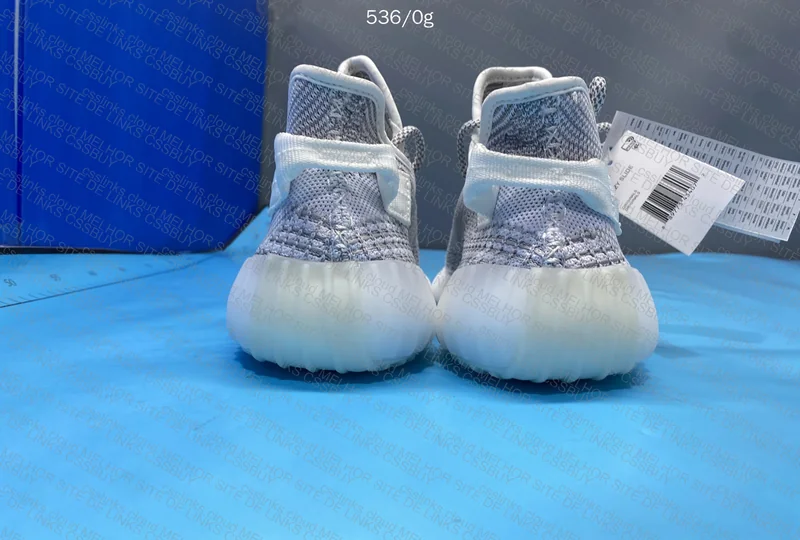 yeezy estranho 3