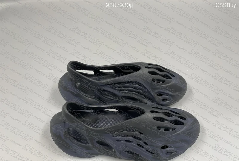 Yeezy Foam RNNR