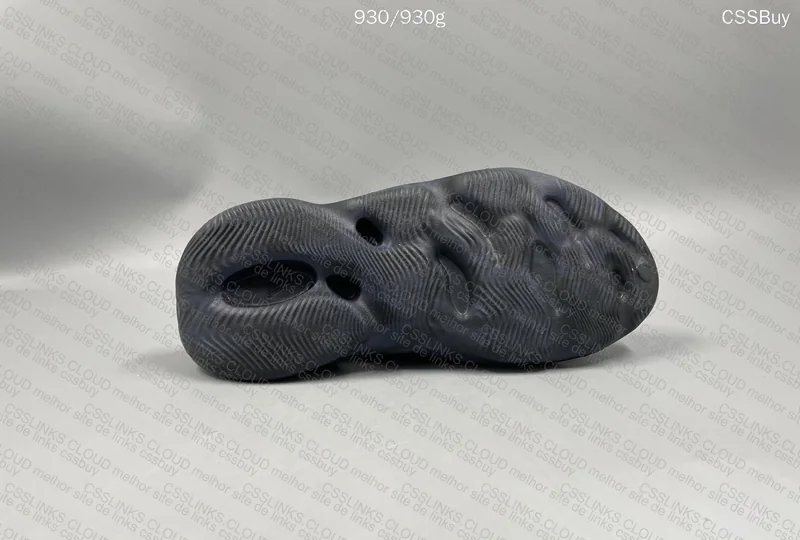 Yeezy Foam RNNR 5