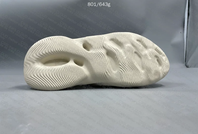 Yeezy Foam RNNR Ararat 4